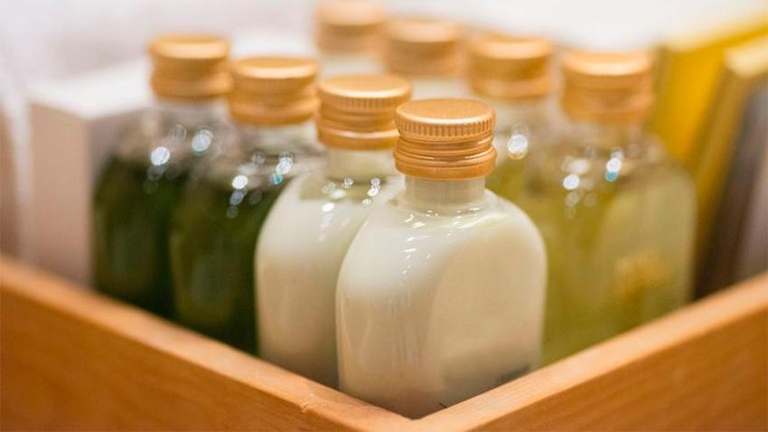 tendencia sostenible botellas gel champu hoteles