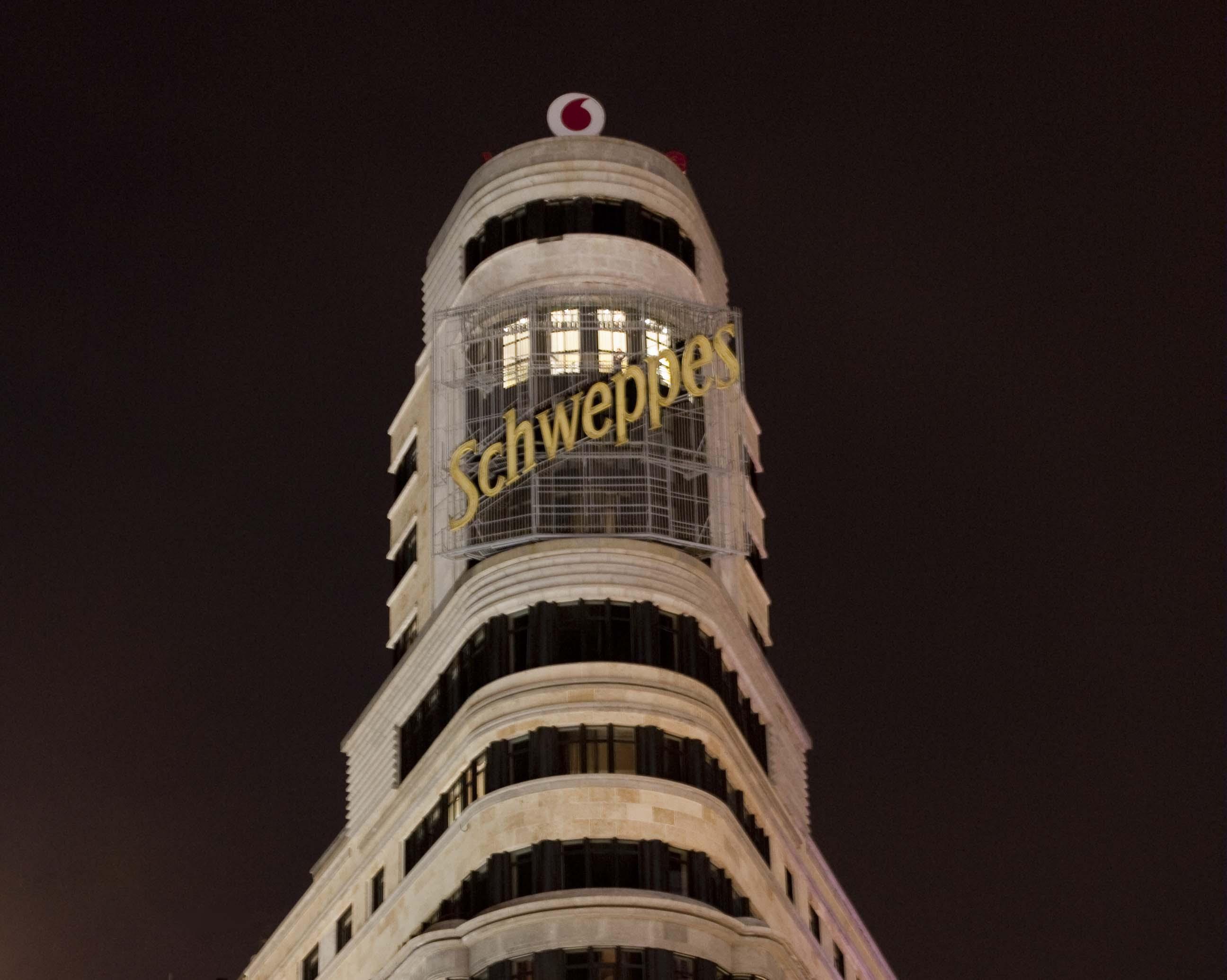 Cartel Apagon Schweppes Gran Via